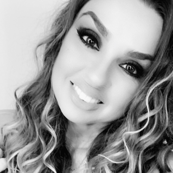 Meet your Posher, Terah - Picture 1 of 1